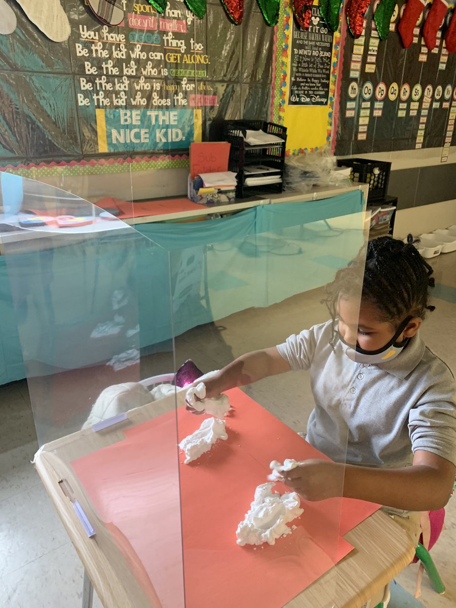 MsCubito's tweet photo. @Lonergan36pride’s class is enjoying forming letters! @glenoldenschool https://t.co/G7PEZHQaff