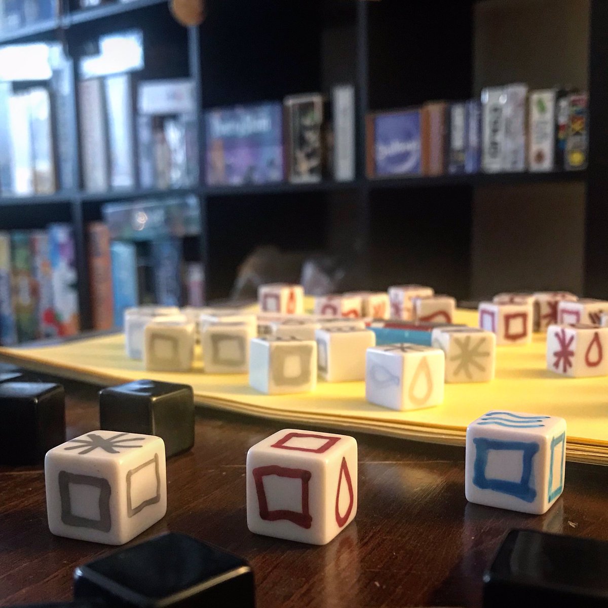 PermutationGame's tweet image. Good news: We’ve been working on our new cubes, and the prototype is looking great! 😀👍
Bad news: We messed up our math and are now awaiting another order of white cubes, which we need to complete this design. 😫🤦♂️
Fear not: We’re still determined to move this project forward!