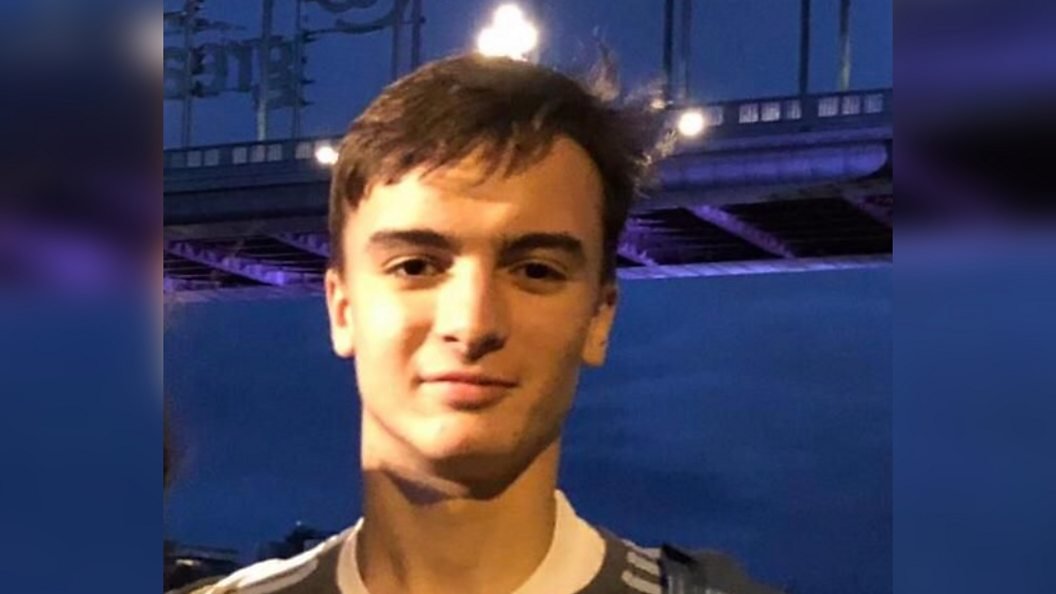 On 18th Sept, Finn was excited and nervous when he got to his halls at Manchester University. After less than 10 days he was told to self-isolate, alone in his room and surrounded by strangers. Three weeks after he arrived, he was found dead in his room  https://bbc.in/3a0u0aD&nbsp;