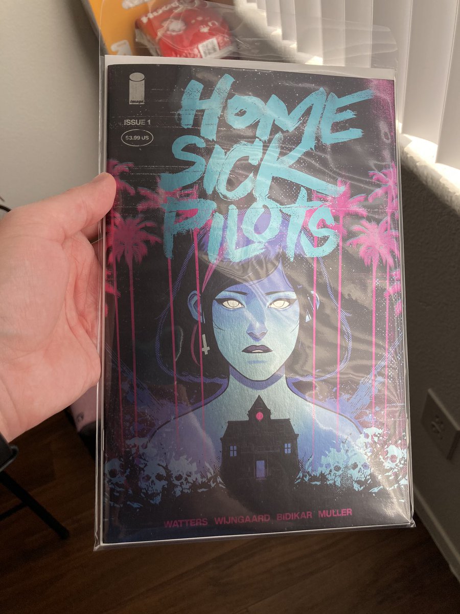 P03TH3IR's tweet photo. Happy #WhiteNoise #NCBD! Thank you @chazsimons, Angelo, Jay, and all of @MaximuMComics! #Homesickpilots #Giga #DevilsRedBride #SevenSecrets #Piecemeal #SweetTooth #SandmanLockeandKey https://t.co/cjTxALyJFf