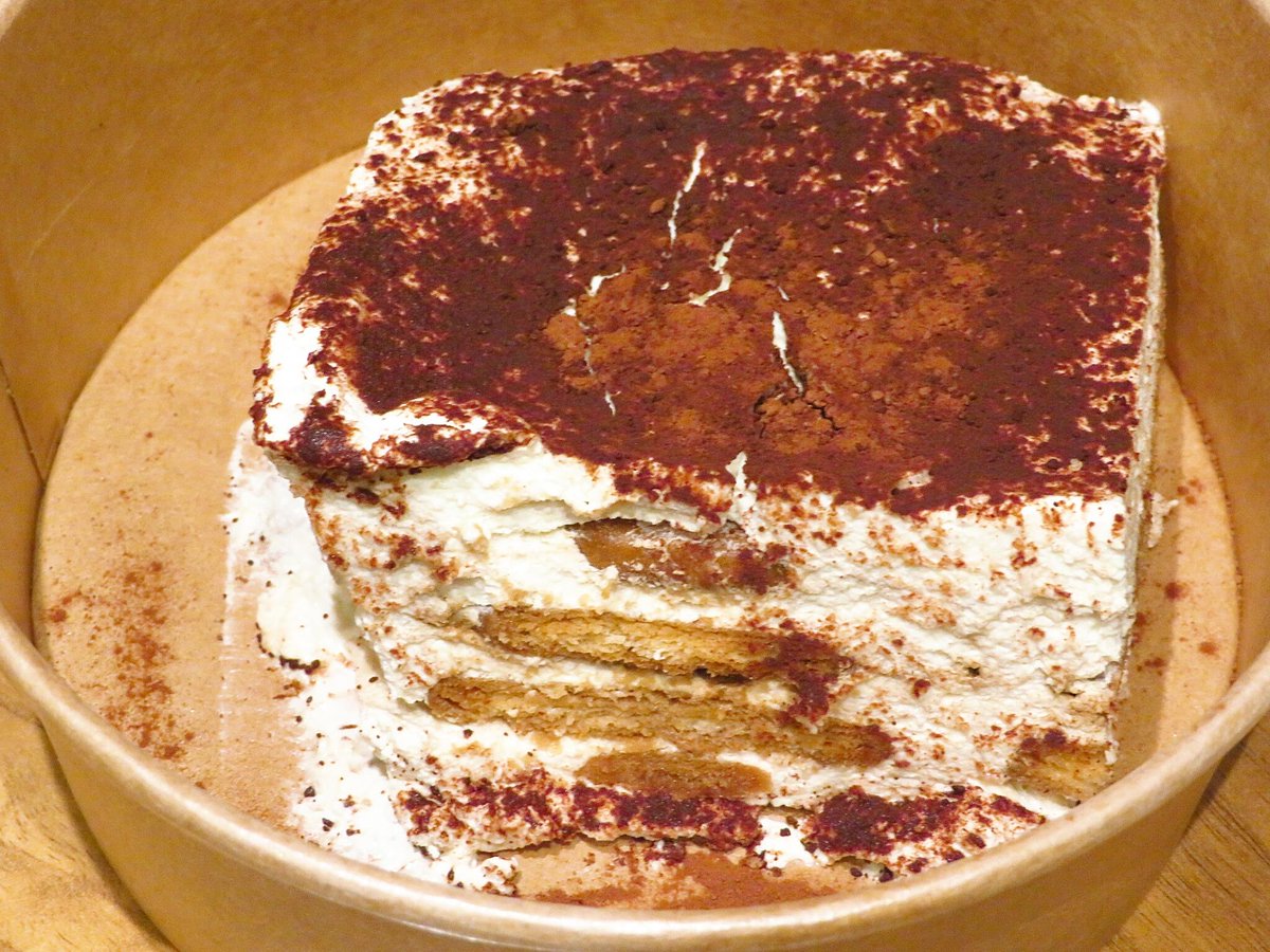 Veganistische tiramisu van #spritzantwerp (een van de #smaakmeesters2020). Ik miste zowel de smaak als de vochtigheid van de koffie (#recensie wp.me/p9pCeC-sB). #tiramisu #italiaanseklassieker #vegantiramisu #veganistisch #italiaansekeuken #italiaanseten #steundehoreca