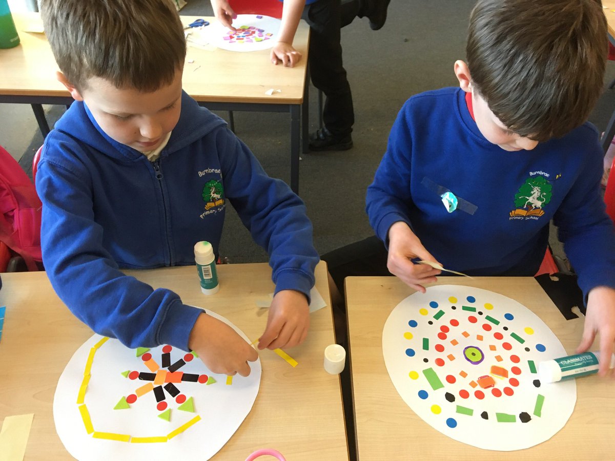 BurnbraeP1's tweet photo. P2A busy with their rangoli patterns. https://t.co/ZDYdNKP4r7