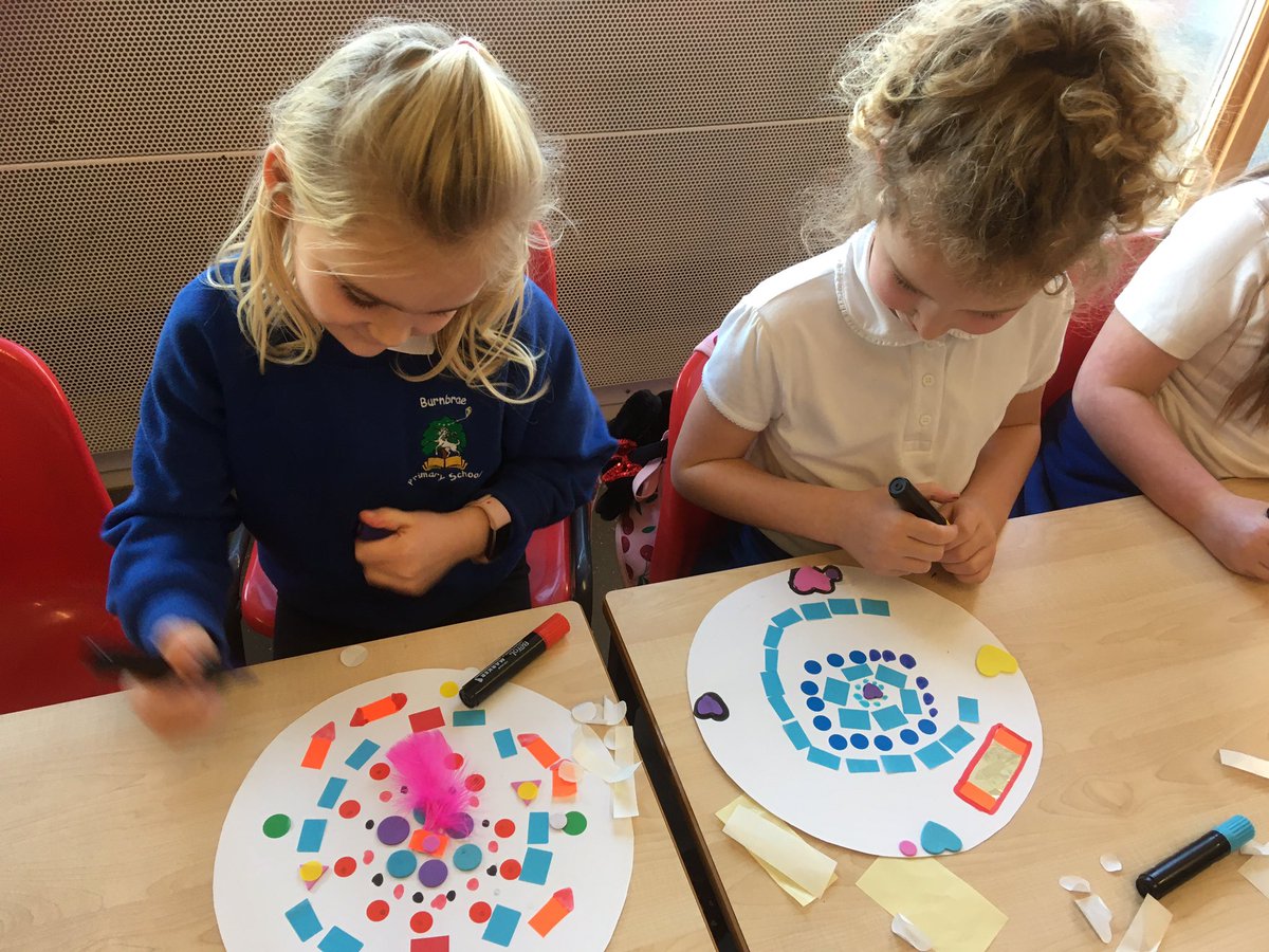 BurnbraeP1's tweet photo. P2A busy with their rangoli patterns. https://t.co/ZDYdNKP4r7