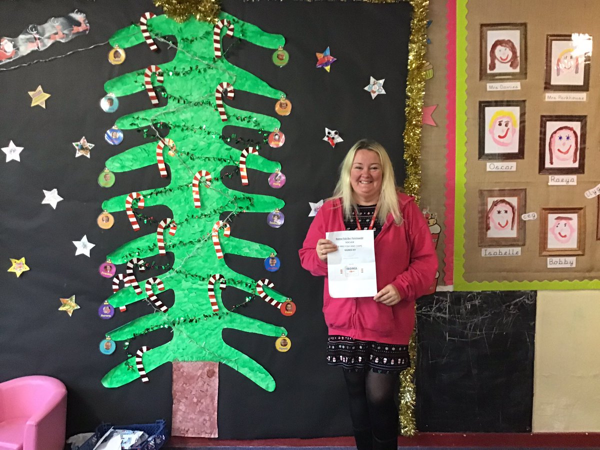 Penclawdd's tweet photo. A huge thanks to The Roma Fish Bar Penclawdd for donating this delicious prize for our #PencWBstaffWed we have one VERY happy member of staff 😋🍟🐟 x2 #Pencwellbeing #Pencomm https://t.co/36wzJkDmn6