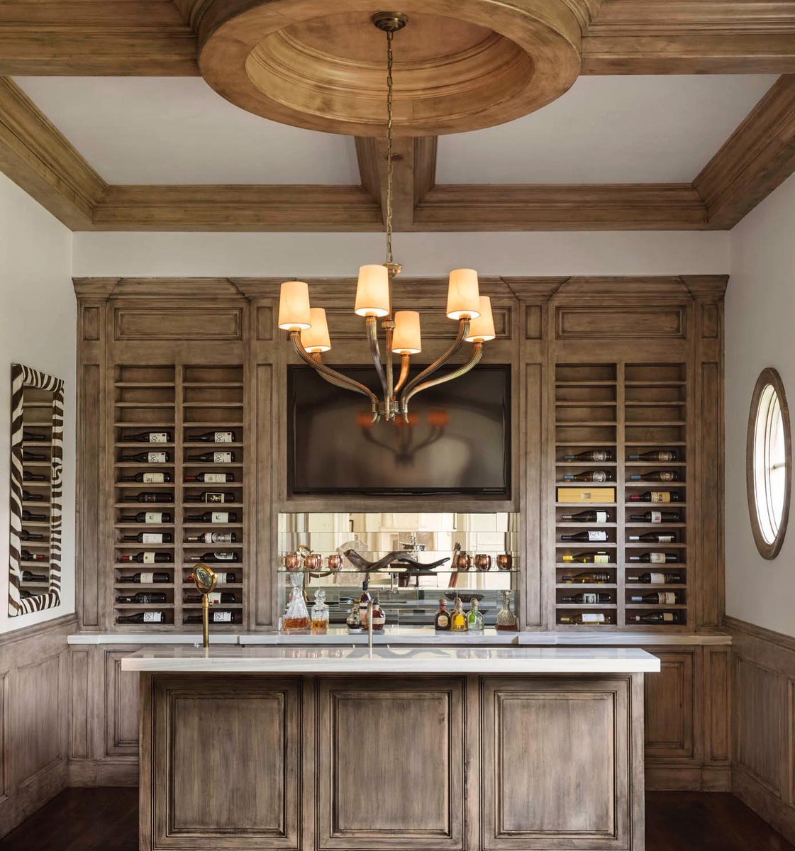 CustomRobert's tweet image. Made for entertaining🍸 Built by Robert Elliott Custom Homes • Architecture by @bkdesignstudios #RECH #robertelliotthomes #robertelliottcustomhomes