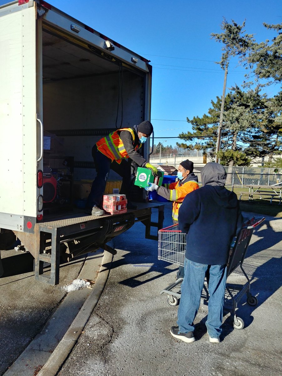 FER__PAL's tweet image. Community is important to FER-PAL. Over 50 towns, cities, and villages welcomed our crews this year as we worked to rehabilitate their aging water infrastructure. This week we continued our annual tradition by donating to local foodbanks in each of those communities to say thanks