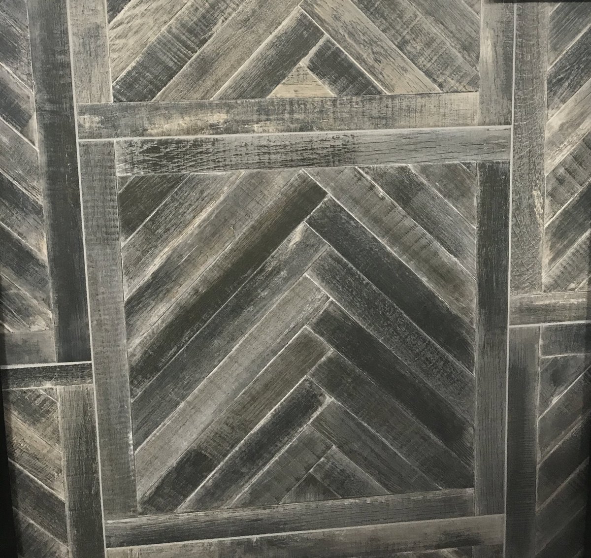 northsouthdecor's tweet photo. Doing a bit of tile shopping today for a master bathroom remodel.
Going for grays and whites in the space, but playing with pattern combinations is oh so fun!
See any you like?
๐
#northsouthdecor #tile #tiledesign #tilestyle #bathroomremodel #bathroomtiles #funwithpatterns https://t.co/rBwBBYEZ2v