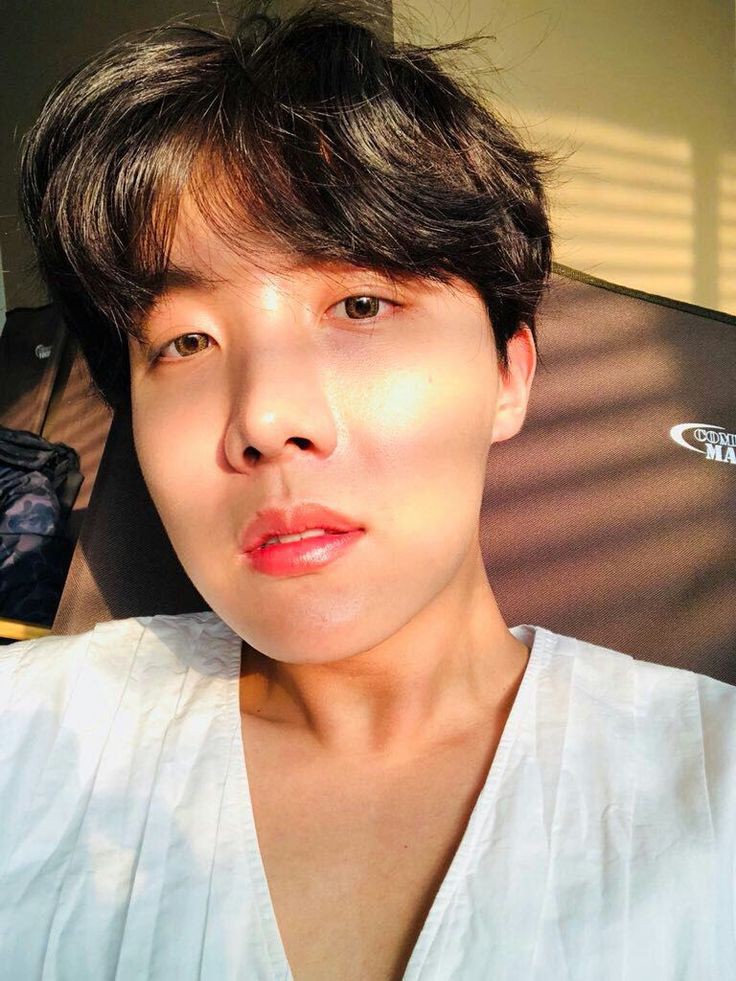 HillaryArmybts1's tweet photo. Un hilo de Hoseok haciendo puchero para una mejor vida https://t.co/csbZs8Sezc