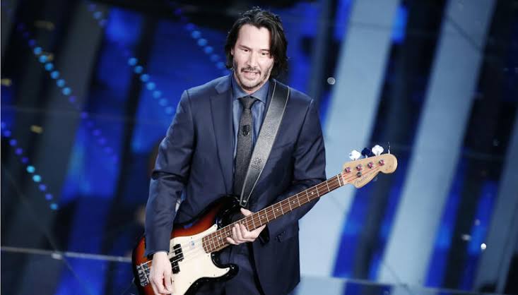 partygirlu2's tweet photo. rt if you love keanu reeves playing bass✨ https://t.co/s5RDsNzHj5