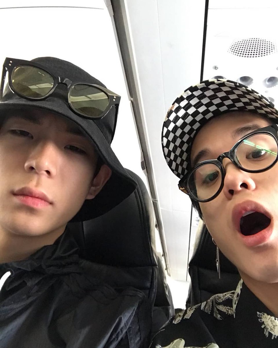 —Publica en instagram unas fotos que tomó mientras viajaban.—

 "Siempre es divertido viajar contigo. "