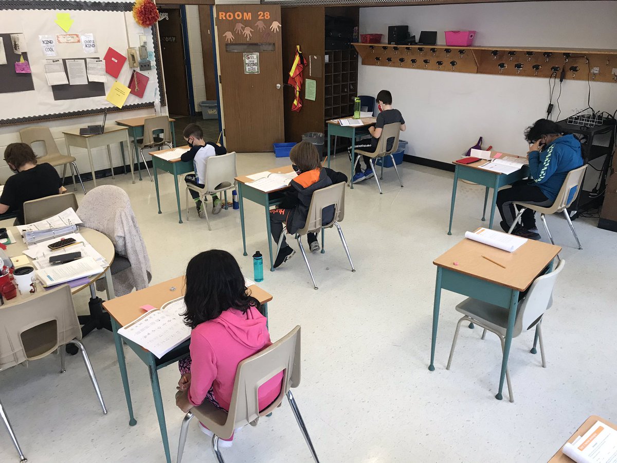 Simcoejps's tweet photo. Hard working grade 3 students #ccat #tryyourbest #youcandoit https://t.co/1PbJz1oSmx