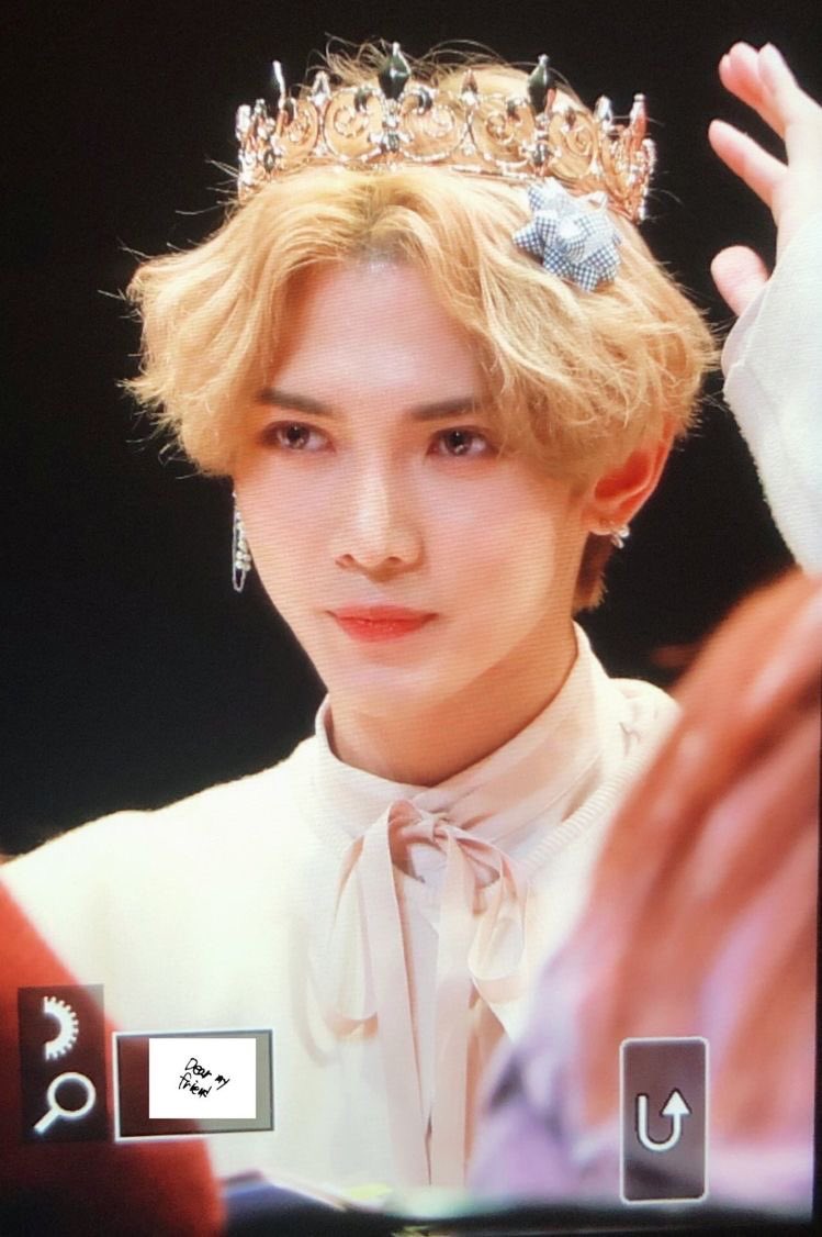 morningsun_b's tweet photo. #yeosangbeautifulangel 

Some more beautiful Yeosang pictures 😚 https://t.co/pbRjGHBBTs