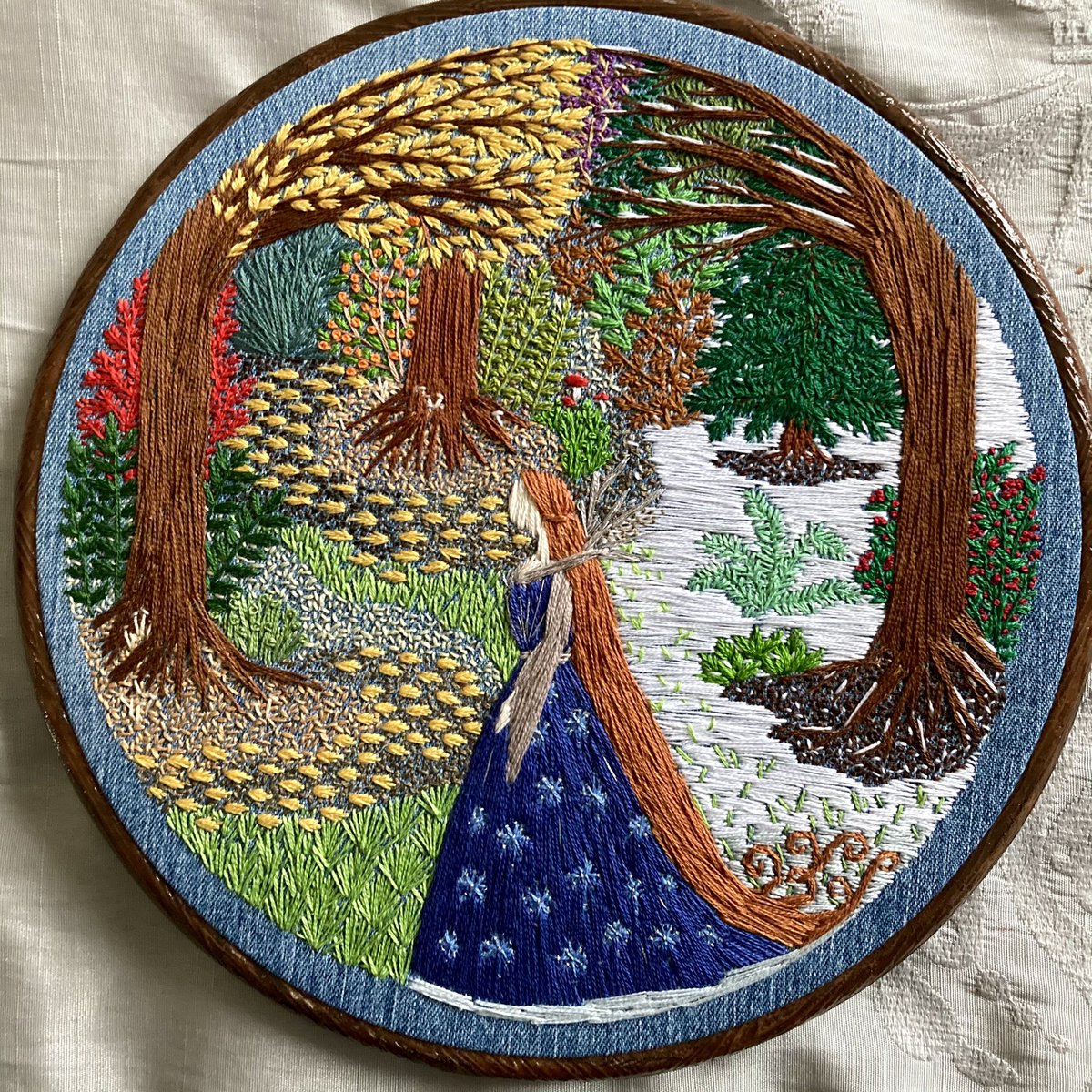 Here she is all finished! My latest Lady to join the collection. 😅 Hope you like her...🧵🌿🍂❄️ #stitchedart #naiveart #threadart #imaginaryladies #embroidery #seasons #handmadehour #thesewingsongbird