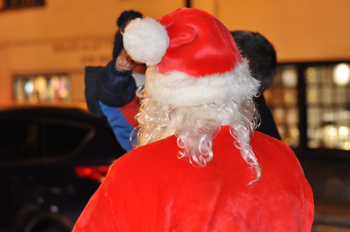 PangbourneRotary (@pangbournerot) on Twitter photo Santa here tomorrow–his plans/locator are at bit.ly/33PluaK - to donate text BIGSANTA and the amount to be donated up to £20 to 70085
#Tilehurst #LongLane #CecilAldrinDr #BowlingGreenLane #KnowsleyRd #WarleyRise <a href="/BBCBerkshire/">BBC Berkshire</a> <a href="/berkshire_live/">Berkshire Live</a> <a href="/rdgchronicle/">Reading Chronicle</a> <a href="/SansomeGeorge/">Sansome & George Residential Sales LTD</a> Santa here tomorrow–his plans/locator are at bit.ly/33PluaK - to donate text BIGSANTA and the amount to be donated up to £20 to 70085
#Tilehurst #LongLane #CecilAldrinDr #BowlingGreenLane #KnowsleyRd #WarleyRise <a href="/BBCBerkshire/">BBC Berkshire</a> <a href="/berkshire_live/">Berkshire Live</a> <a href="/rdgchronicle/">Reading Chronicle</a> <a href="/SansomeGeorge/">Sansome & George Residential Sales LTD</a>