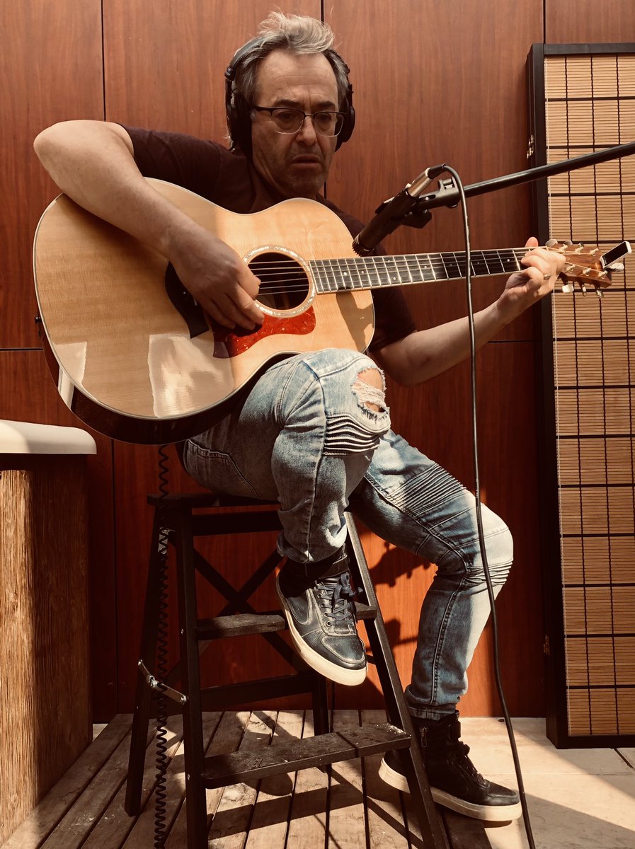 DavidSummersHG's tweet photo. A muy pocos días de terminar el disco más bonito y especial que hemos grabado, al menos en este siglo. Casi tres meses de trabajo.14 canciones preciosas. Agotado pero feliz.❤️ https://t.co/tdV7SpTJdW