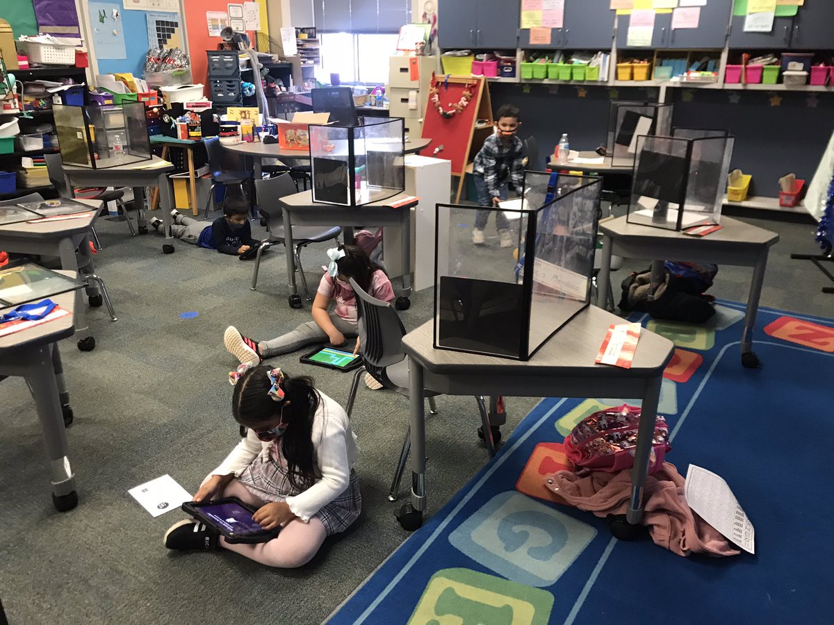 We are hooked on coding!!#hocgcisd #ExperienceSLE