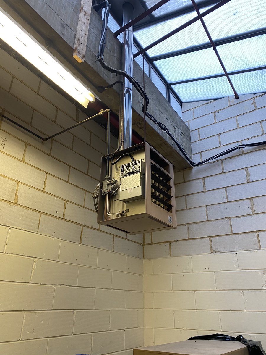 EC_Heating's tweet photo. @powrmatic LNVx15 air heater fitted this week in place of 40 yr old heater in Basildon workshop #energyefficiency https://t.co/FCDlmqUGox