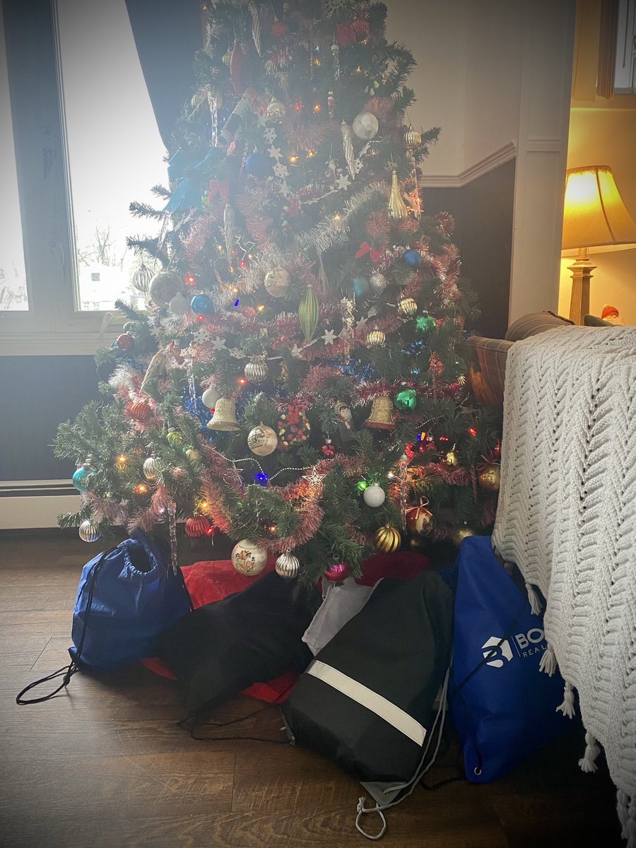 Arid4Recovery's tweet photo. Big thank U to TOOLBOX PROJECT for donations this year supporting #niagarahomeless https://t.co/sy0lVE7lAd