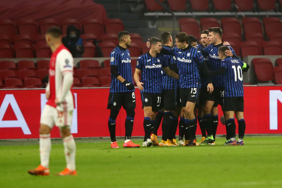 UEFAcom_it's tweet photo. Complimenti, Dea 👏👏👏
L'Atalanta è agli ottavi di @ChampionsLeague per il secondo anno di fila 🔵⚫️

#UCL | @Atalanta_BC https://t.co/HB7hmUSnlu