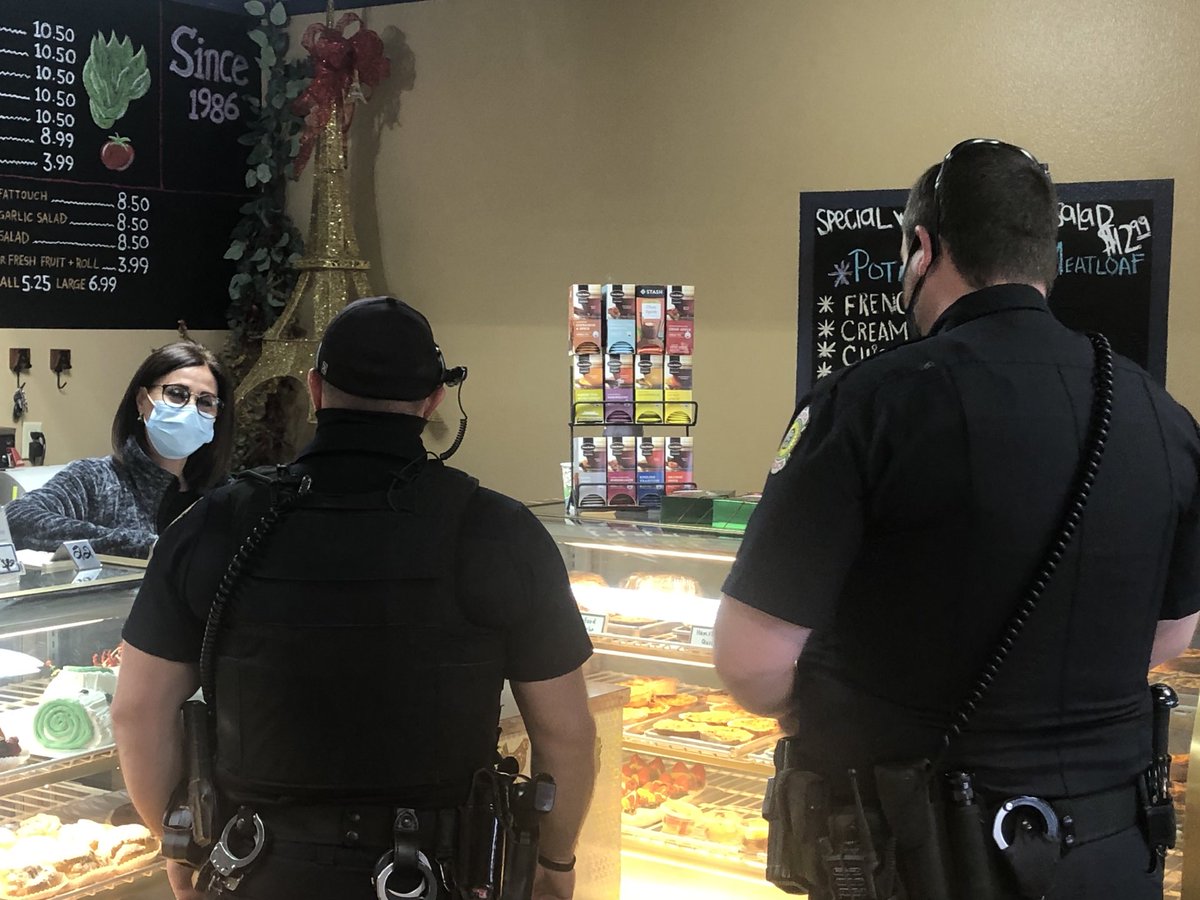 WichitaPolice's tweet photo. WPDβs newest community policing team in the downtown area took advantage of the nice weather today. They patrolled on foot in the Delano District and made many contacts with citizens and businesses. #communitypolicing #wpdcares https://t.co/BFUhCLceOl
