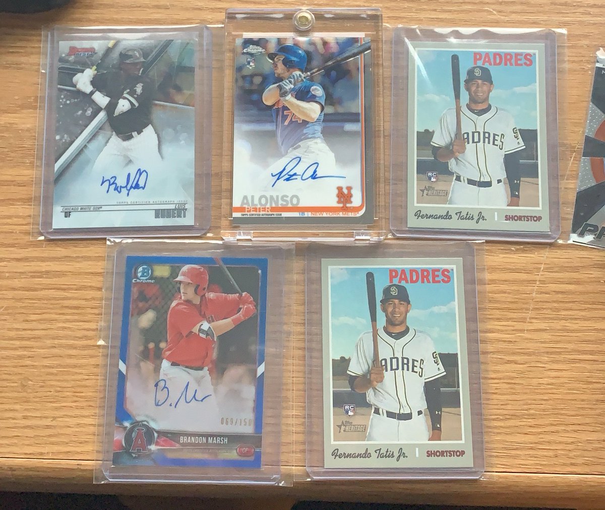 Cardchat's tweet image. Pete Alonso: $70/Offer
Tatis: 2 for $20 or $12 Each
Marsh: $60
Robert: $110 (Deal) PSA Ready.
PM me for refs
Offer on anything.  
Comment interest! 
@Hobby_Connect @HobbyConnector @sports_sell