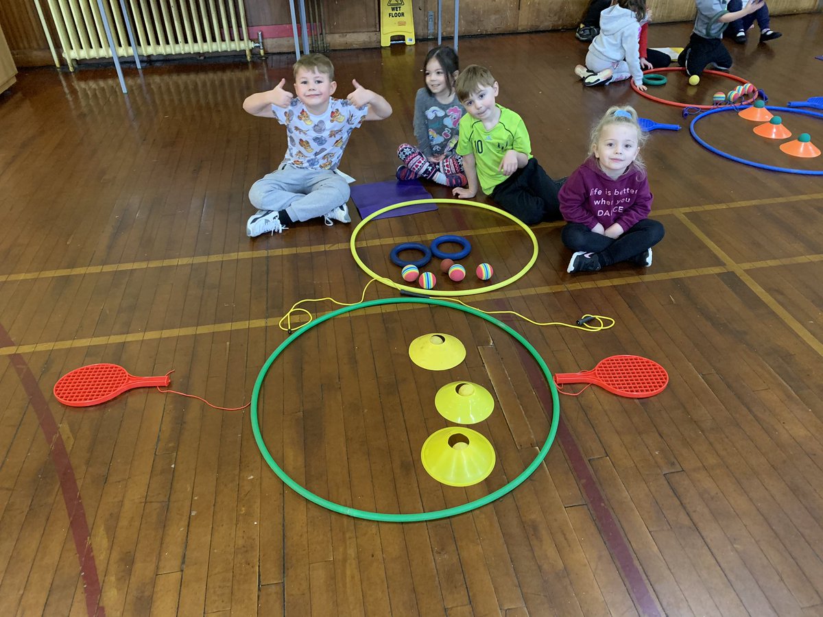 fernieleaschoo1's tweet photo. Christmas fun games #resilience #problemsolving #teamwork #cooperation #communication #competition #finemotorskills @FernieleaSchool https://t.co/ioHXMBbMIM