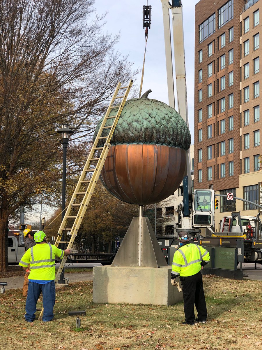 Raleigh_Arts's tweet photo. Did you catch the #acorn earlier on it’s way to get polished by Artist David Benson?!  

📍Next stop on the list: @DixPark for the drive thru attraction “Night of Lights” @FNRaleigh where it will be fitted with a Neon lighting creation by Nate Sheaffer ✨. https://t.co/Kxq1pKTToQ