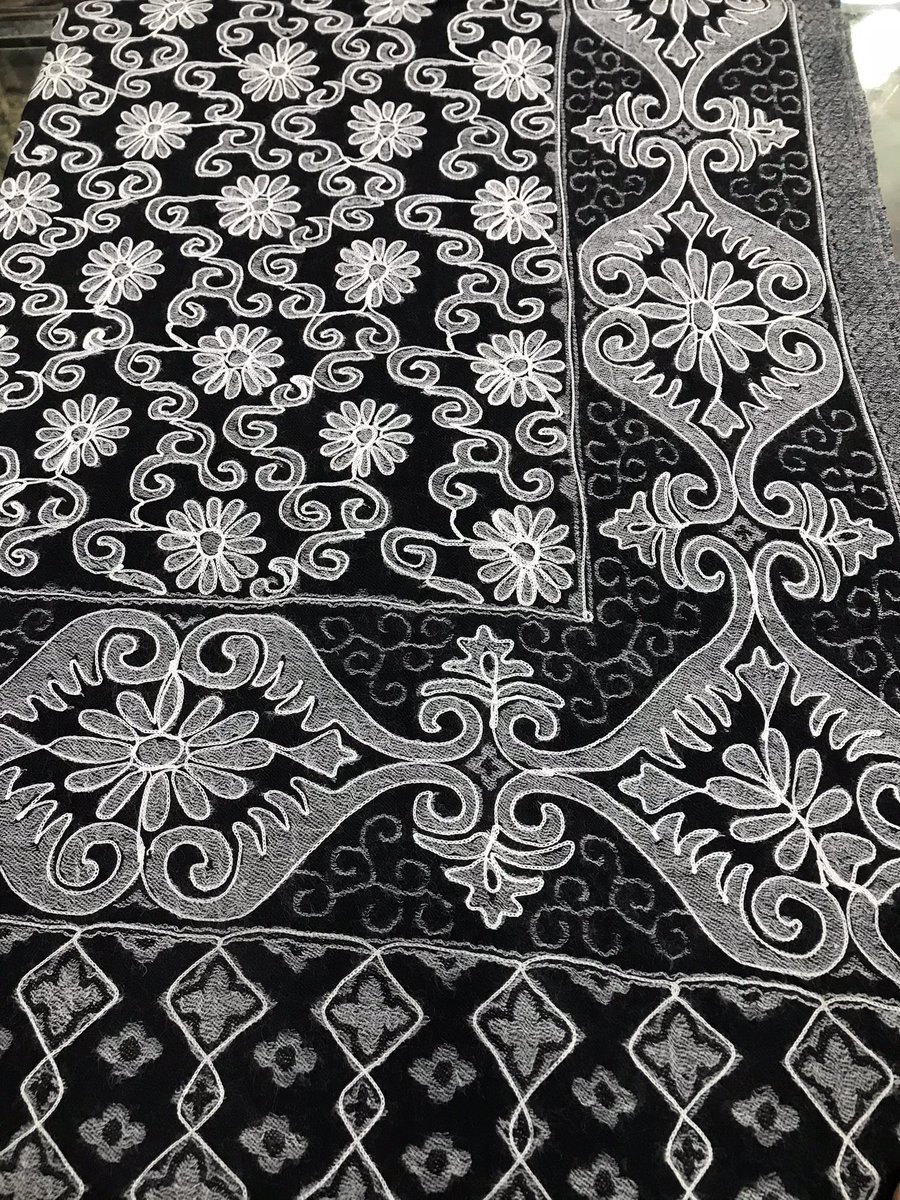 Ameet5107's tweet photo. #kashmirartemporium #pashmina #cashmere #shawls #embroidarydesign #embroidarywork #embroidary #pashminaembroidary #shatoosh #kalamkar #purepashminashawl #cashmerishawls #usashawlsellers #brazil #usa #london #ukrine #canada #australia #cashmir #sweden #pakistan #sidney #europe #lv https://t.co/5EB0NamuuV
