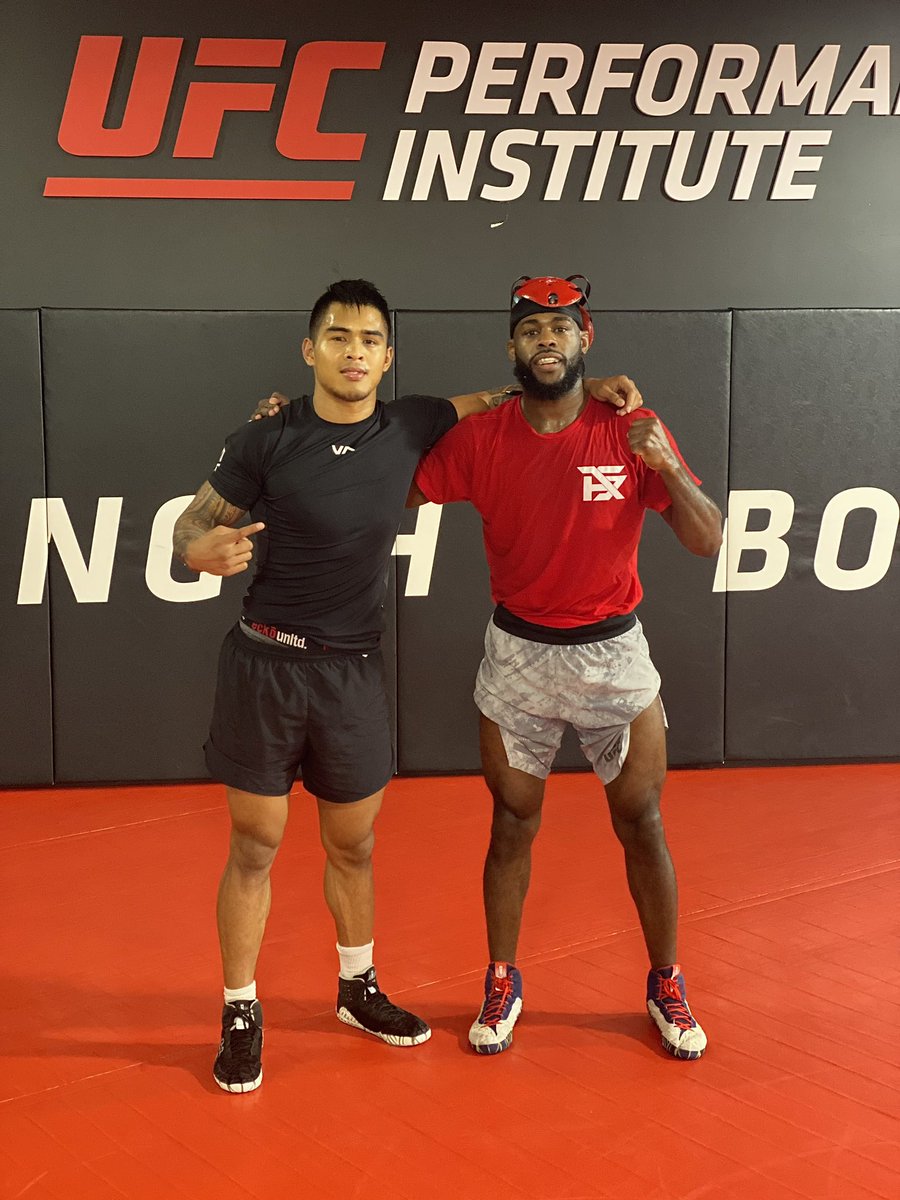 funkmasterMMA's tweet image. I didn’t grow up with participation trophies. I’m coming to win it all! 💯
•
#December22 #FunkJitsu #Wrestling #BJJ #ROKFIN #CortlandWrestling #PennStateWrestling