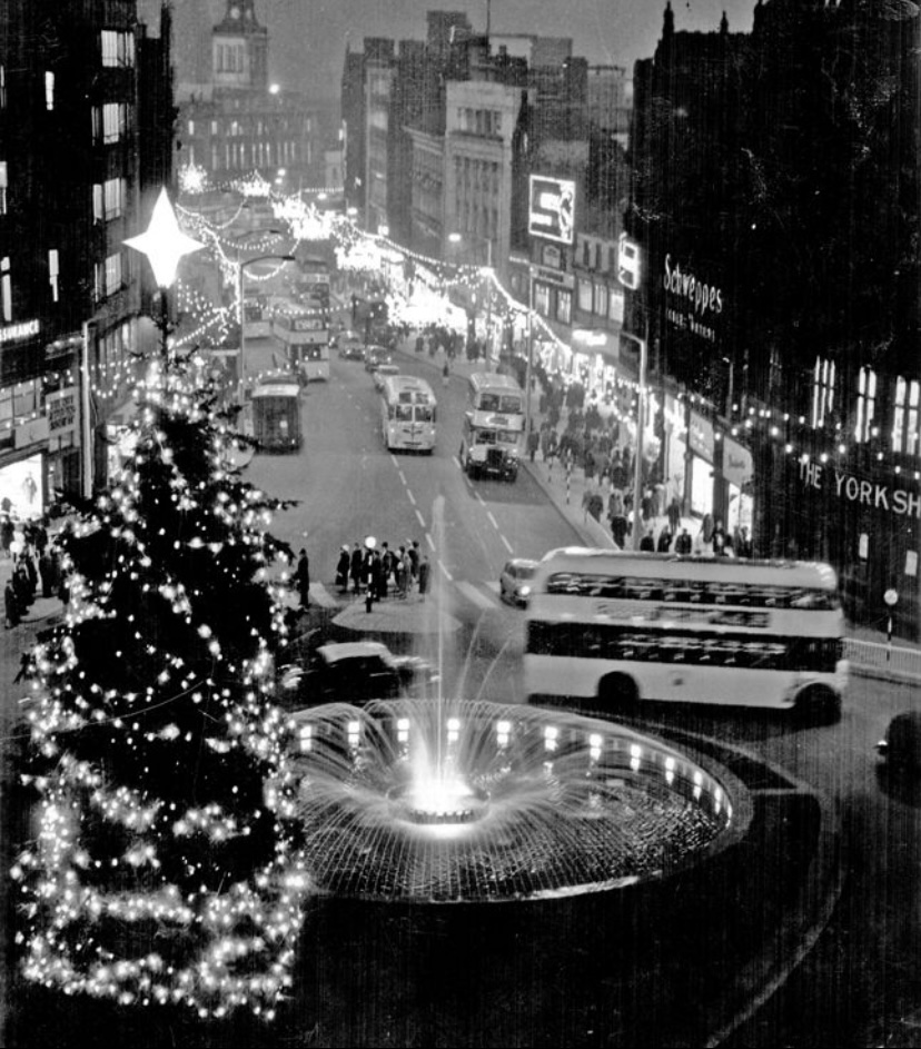 Shefflets_Sales's tweet photo. Recognise where this is❓

#sheffield #christmas #1962 #flashback https://t.co/zAfrsnzw2y