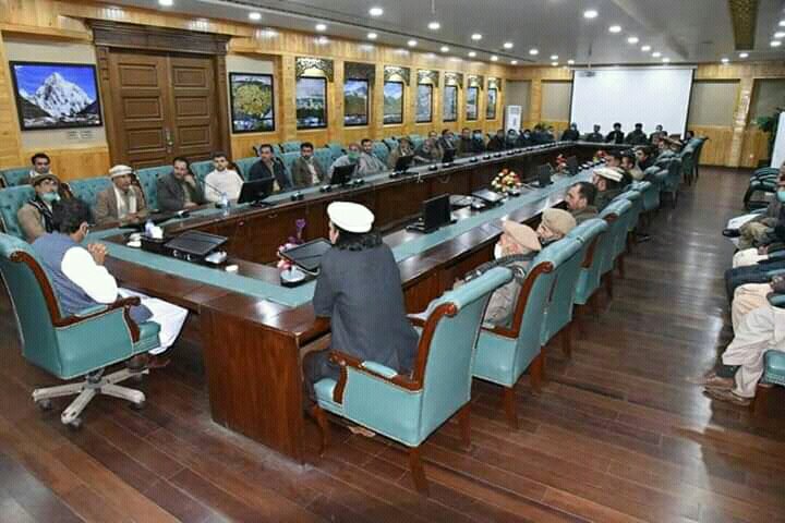 Qalanadar110's tweet photo. A deputation consisted bigwigs of Bar nd Budalas Valley with Aga_Behehishti made a meeting with CM-GB. They presented their core demands regarding to development of the region nd other linked issues to CM. CM pledged to fulfill all the demands that they presented... 
#CMGB https://t.co/hOrIOdF56S