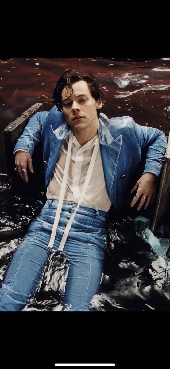 harry styles’ single curl: a thread