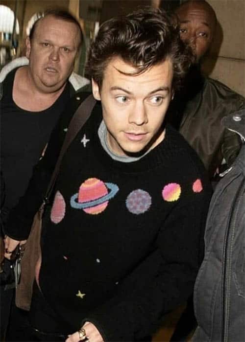 harry styles’ single curl: a thread