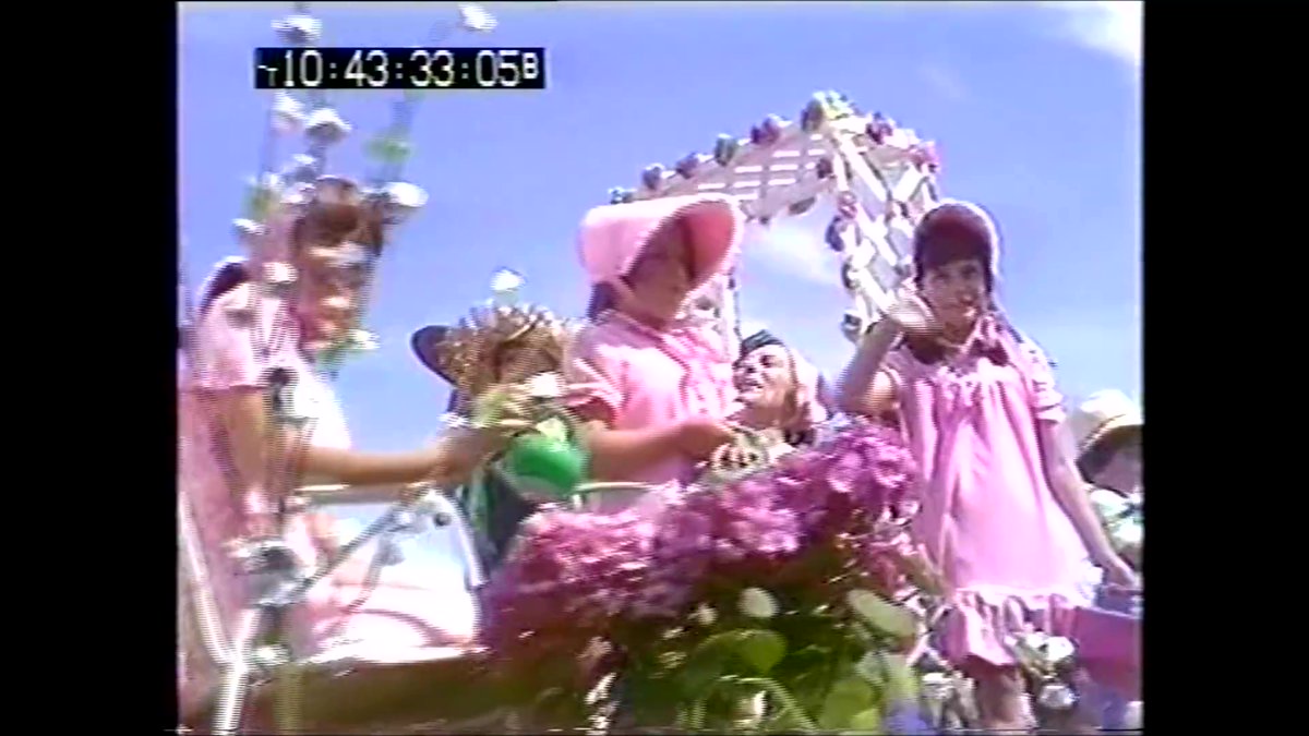 just realised that this is The Long Hot Summer of '76 which explains why it's SO sunny.