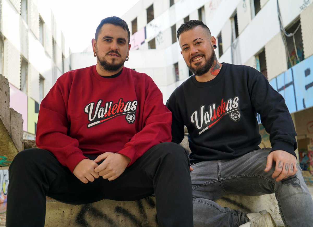 WearingdelKas's tweet photo. ❄️Abrígate con nuestras novedades de invierno💪🏼:
💶Sudadera (25€) y Gorro (12€) Vallekas franja ⚡
Disponible en: ⤵️
ℹ️ JG TATTO STUDIO (Avda Palomeras 153).
⌚De L a V de 11 a 14 y de 16 a 20 horas.
📦HACEMOS ENVÍOS https://t.co/eQAFXVhMBO