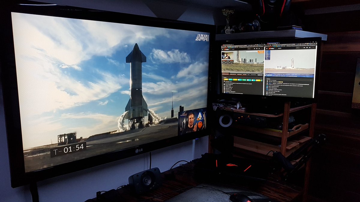 TinyNestProject's tweet image. Watching from our tiny house nerd station! #launchthepengwing #starship #SpaceX #SN8