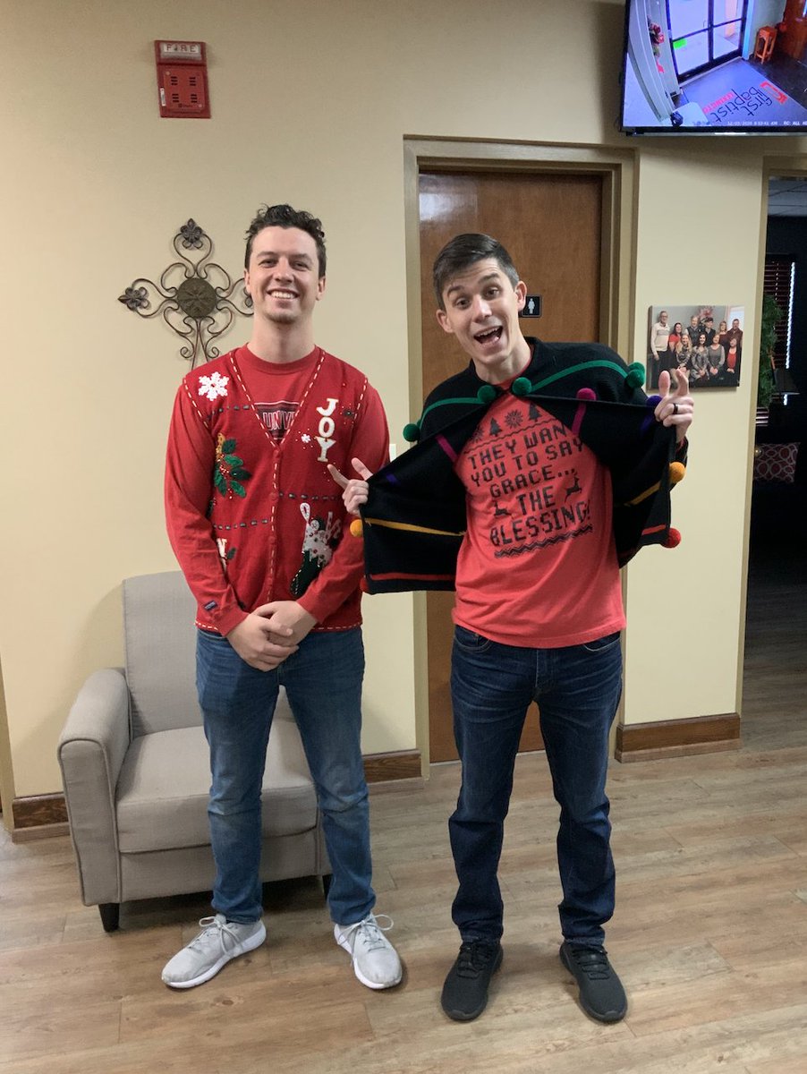 fbclexstudents's tweet photo. Join us tonight for our student Christmas party! Food starts at 6:00 PM in the MAC! Don't forget your $10 gift and ugly Christmas sweater! https://t.co/tDBHcPDxTv
