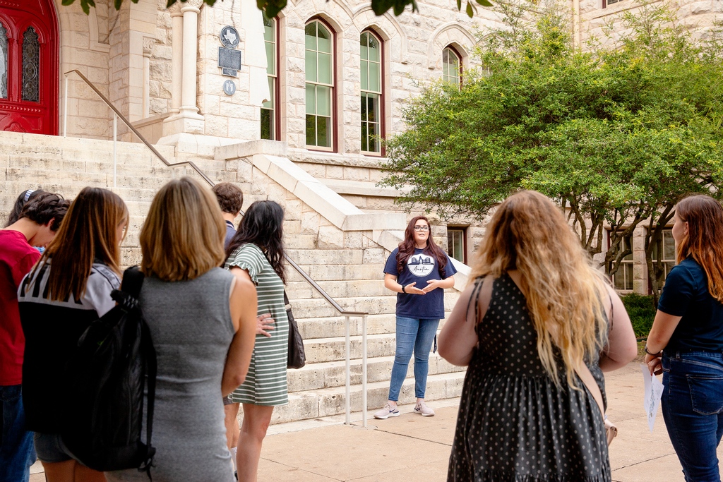 SEUAlumni's tweet photo. Day three of December involvement opportunities comes from The Office of Admissions. We invite you to consider signing up to be an Alumni Admission Ambassador. Sign up by Dec. 14. https://t.co/1vrgQND2mS https://t.co/4ZIWgzsYvw