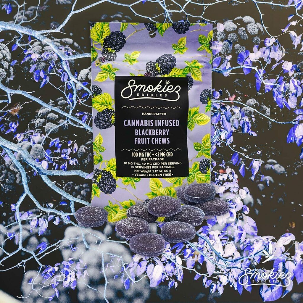 EmberzBrand's tweet image. Smokiez “BlackBerry” Fruit Chews 😋 #FollowTheFly #LightUpYourDay #CuratedCollective #Muzeum #Emberz #Smokiez #SmokiezGummies instagr.am/p/CImTg-hhjMv/