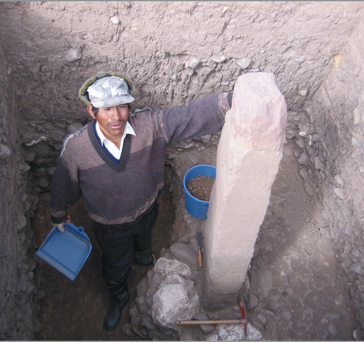 I have worked my Bolivian colleagues excavating and visiting many of the monoliths across the Bolivian and Peruvian highlands. Here is a red sandstone monolith we excavated in a sunken court in 2003. This dated to the 8th C BC, and like many of this period lacked carving (2/25)