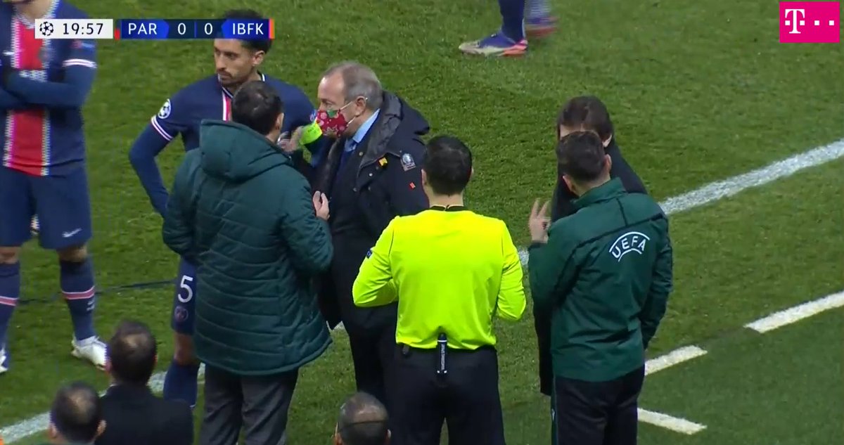 min 19:37 Demba asks his team mates to leave the pitch, while refs continue talking to Basaksehir officials and the UEFA delegate.