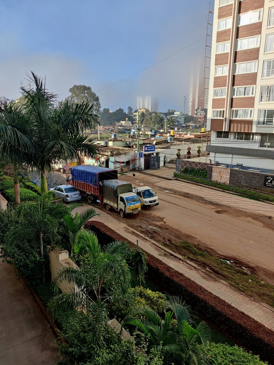 Raghu_Ram_V's tweet image. @blrcitytraffic Dear City Traffic police, Near our residence, we are having an issue of unauthorised vehicle parking which is causing to an hazard to the traffic movement to the public. When we speak to them to vacate then these guys says, this road doesn&apos;t belongs to you.