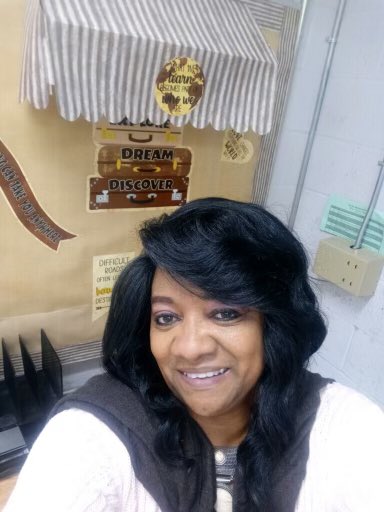 SeaIsleSeahawks's tweet photo. Today was Hot Chocolate Day. ☕️🤎 We wore brown and white. Check out the calendar to see the remaining spirit days and join in on the fun.  #SeaIsleStyle #WinterBreak #12DaysCountdown https://t.co/aODtsnuyoz