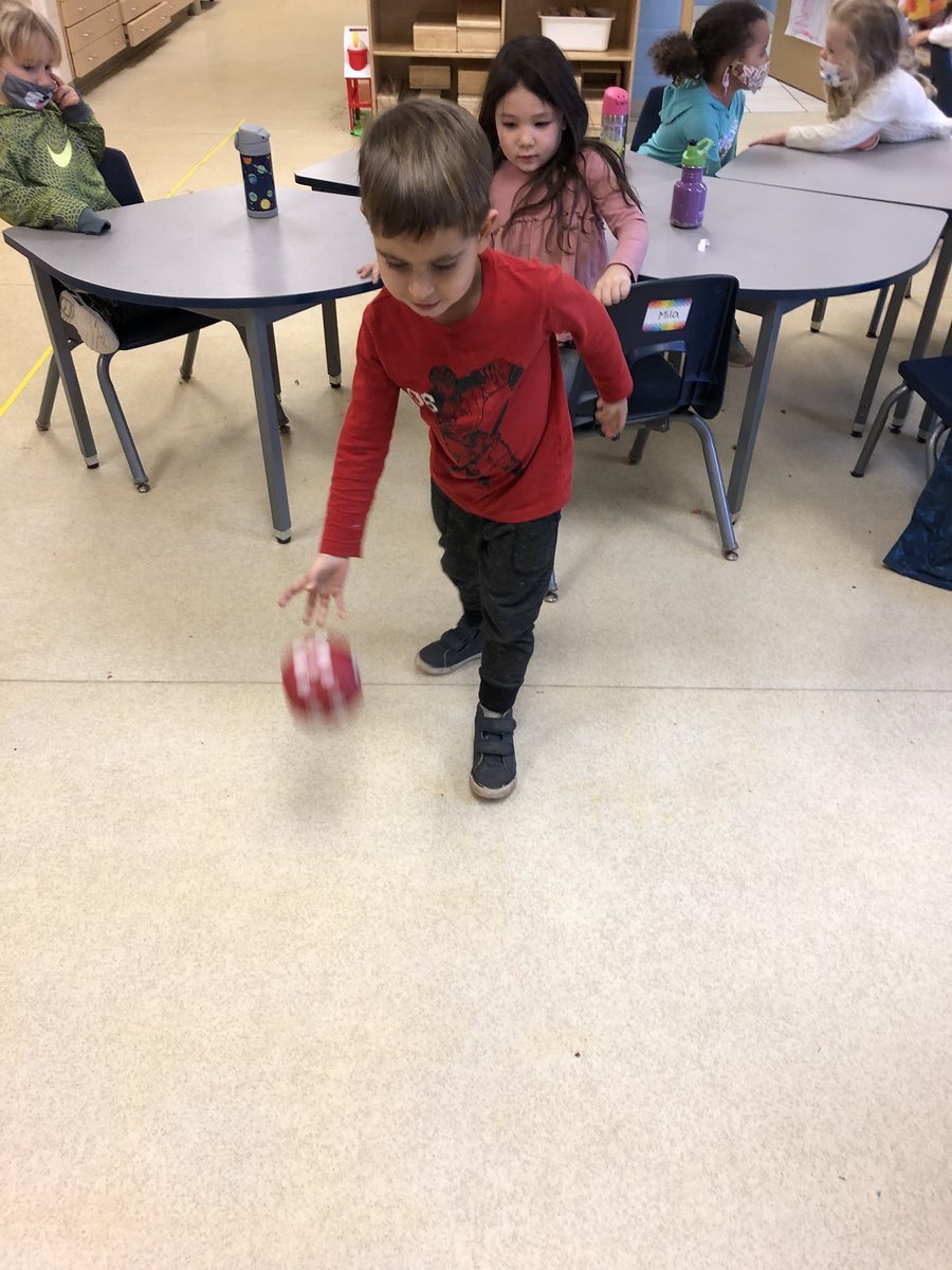 mswolfsclass's tweet photo. So much graphing this week! Each bubble group rolled their own giant dice and we graphed the results and talked a little bit about probability! We also graphed by reaching into a paper bag and pulling out coloured items! https://t.co/THZOqs2LUm