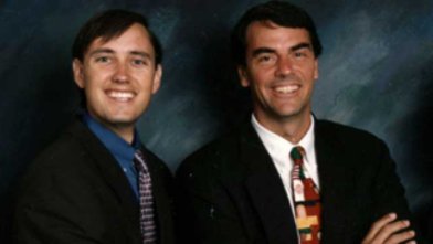 2/ Their first idea was not that exciting.Even so, they landed a meeting with Tim Draper and Steve Jurvetson, two of the top VCs in The Valley.Unimpressed with their original pitch, Jurvetson asked if they had any other ideas.