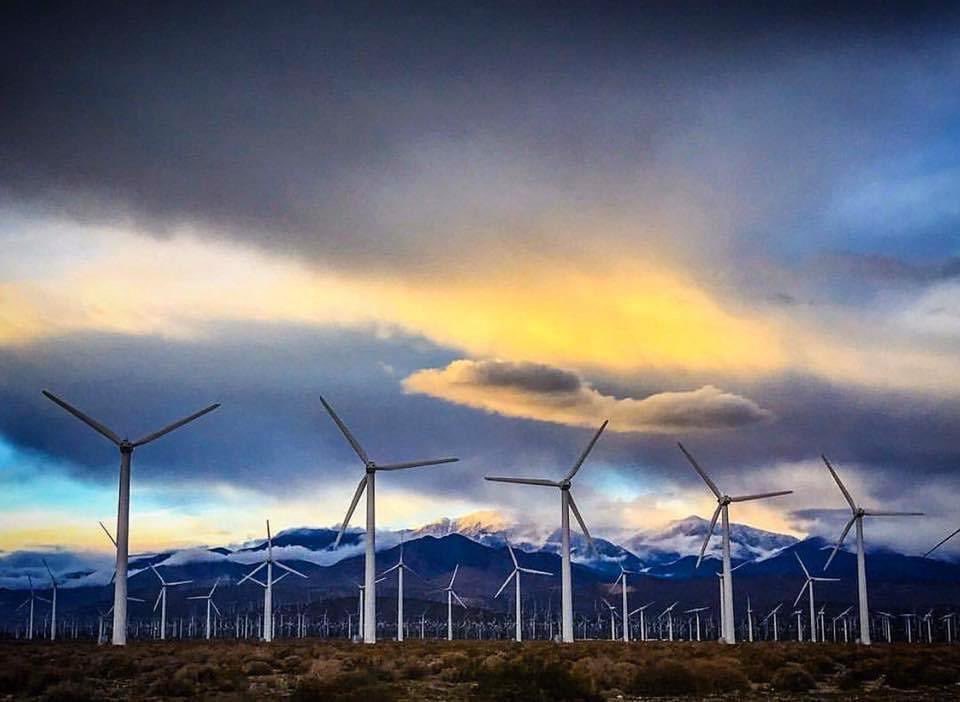 Talkin’ about the generation... of great ideas in the desert.
.
#Windfarm #sky #sunset #engineering #windturbinetechnician #landscape #windindustry #landscapephotography #Palmsprings #palmspringsstyle #palmspringslife #palmspringsliving #desertlife #desert #design