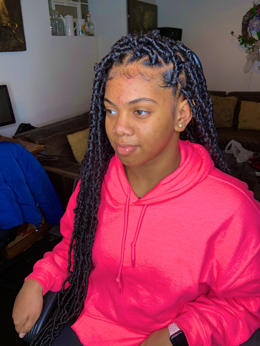 modiggaaa_'s tweet image. soft locs w/ the distressed look✨💕 make sure yall book with me for all you locs. dm me or text (216) 647-3702 for serious inquires and booking #softlocs #clevleandlocs #cleveland #bookthelook