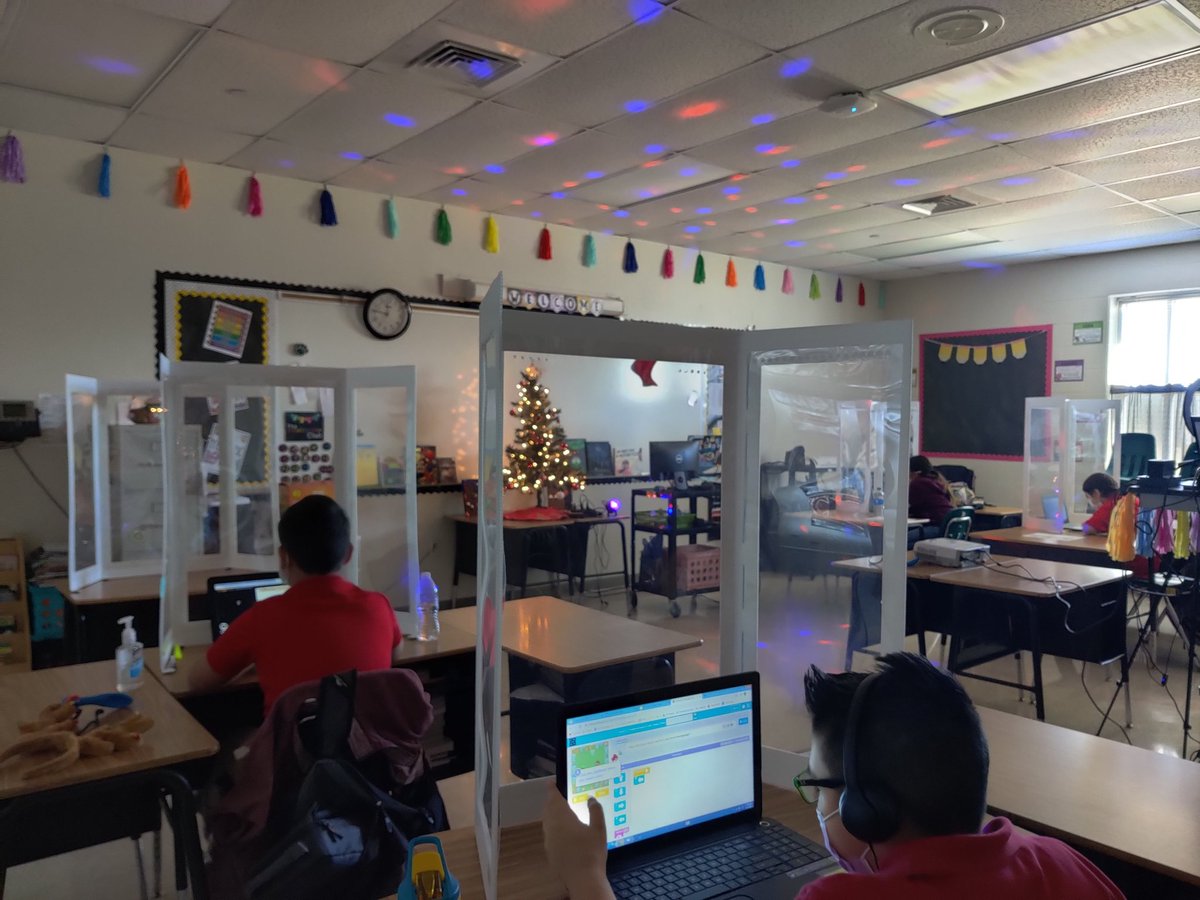 Ocelotscode's tweet image. Our 3rd day of the #HourOfCode2020 was codeSparkling 🎇🎇🎇🎇🎆🎆🎆 @codesparkapp 🙌🙌🙌 🤖👨‍💻👩‍💻 #LosFresnosCodes #Coding108