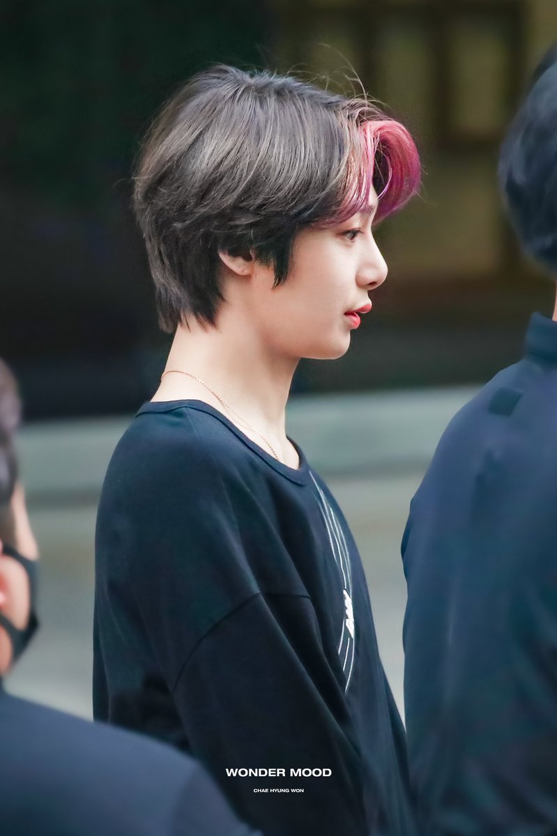 Hyungwon Pics Hyungwon S Best Hairstyles 7 Eboy Hair Black W Purple Strands 135 Votes 9 2 Hyungwon Pics Hyungwon S Best Hairstyles 7 Eboy Hair Black W Purple Strands 135 Votes 9 2