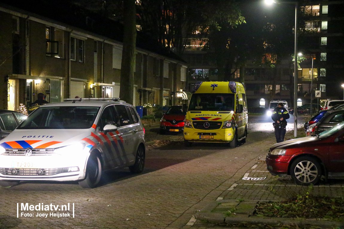 Man (30) gewond na steekpartij Rutherfordweg Rotterdam -..